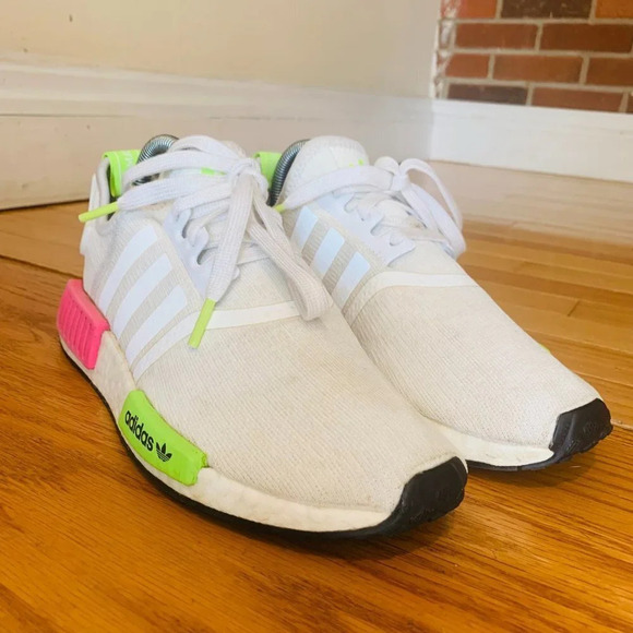 Adidas NMD R1 Sneakers in Pale Nude Size 7.5 Women's Boost Sole - Picture 5 of 9